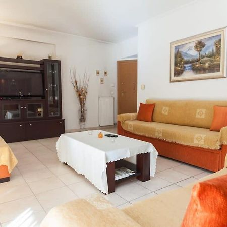 Scenic Balcony Apt In Vibrant Petralona Athena Bagian luar foto