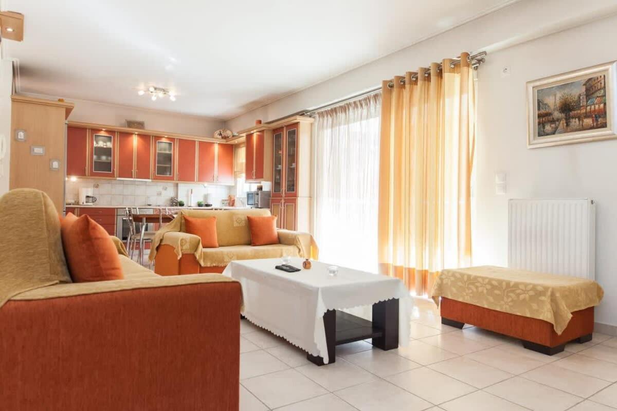 Scenic Balcony Apt In Vibrant Petralona Athena Bagian luar foto