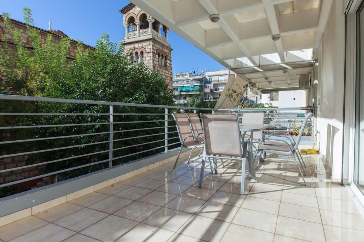 Scenic Balcony Apt In Vibrant Petralona Athena Bagian luar foto