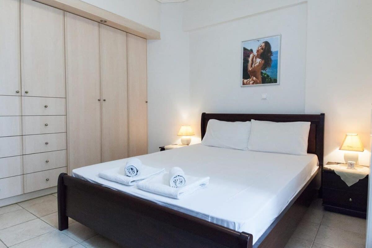 Scenic Balcony Apt In Vibrant Petralona Athena Bagian luar foto