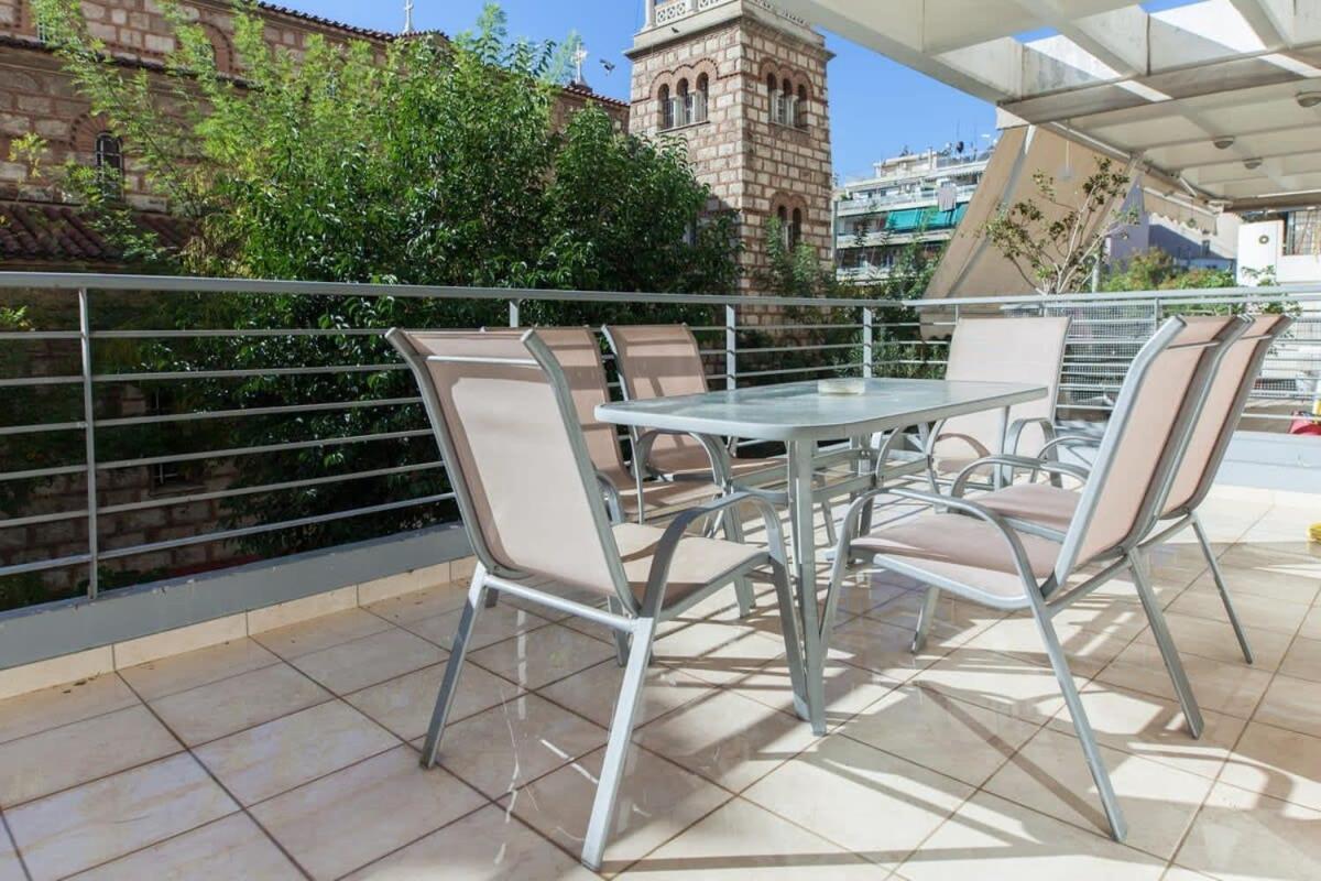 Scenic Balcony Apt In Vibrant Petralona Athena Bagian luar foto