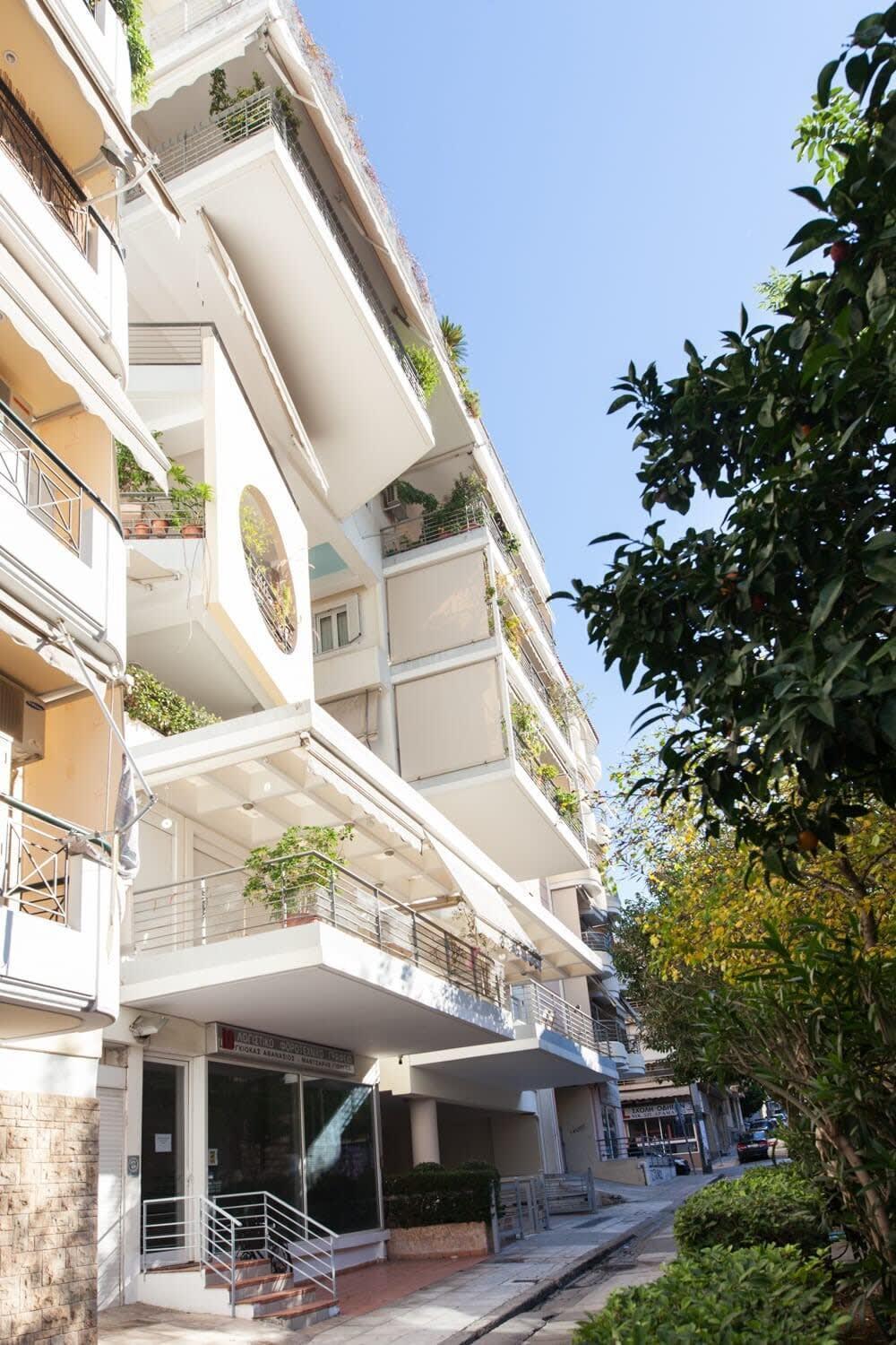Scenic Balcony Apt In Vibrant Petralona Athena Bagian luar foto